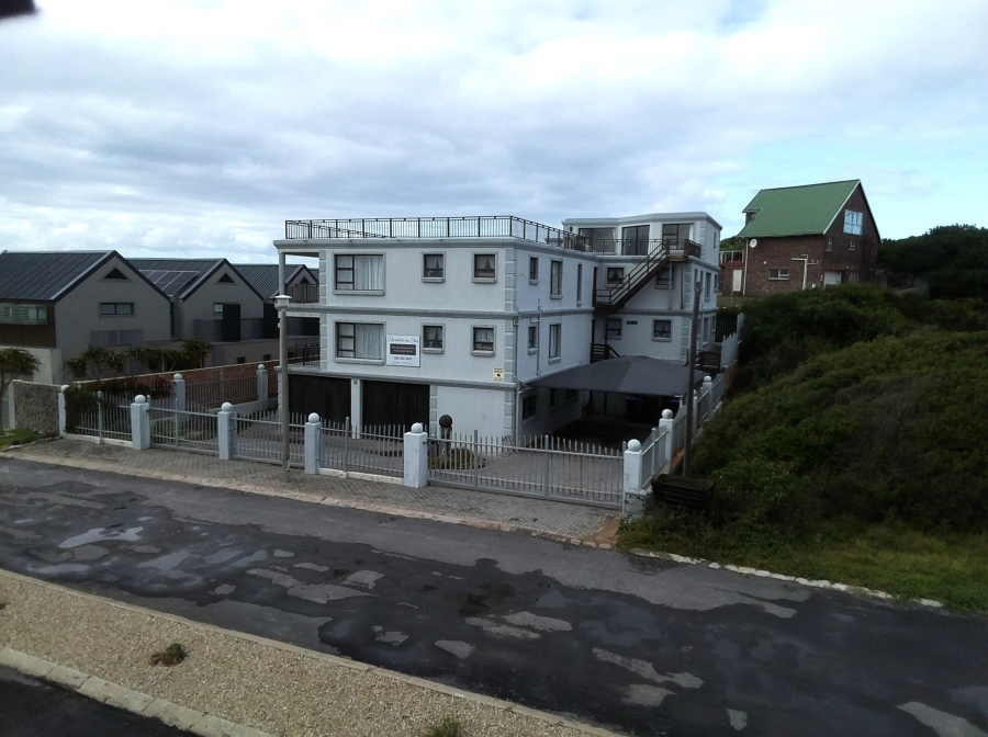 12 Bedroom Property for Sale in Paradise Beach Eastern Cape